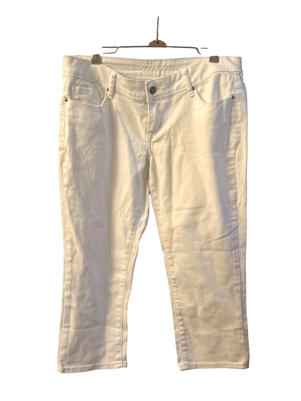 dELiA*s Taylor White Cropped Ankle Jeans